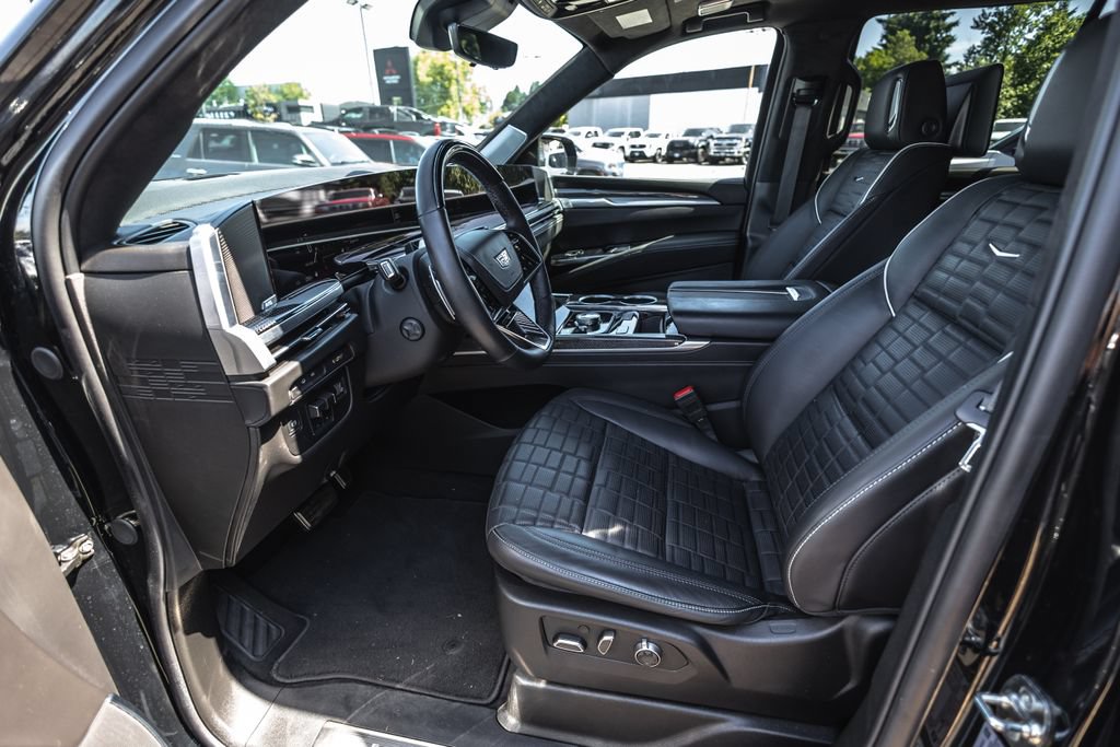 Used 2025 Cadillac Escalade V AWD/4WD image 22
