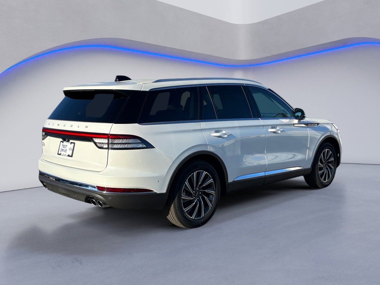 New 2025 Lincoln Aviator 2WD w/ Equipment Group 101A image 10
