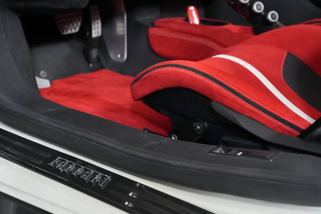Used 2020 Ferrari 488 Pista Spider RWD image 32
