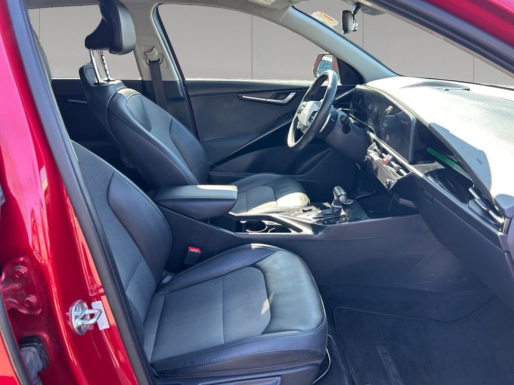 Used 2023 Kia Niro EX FWD image 17