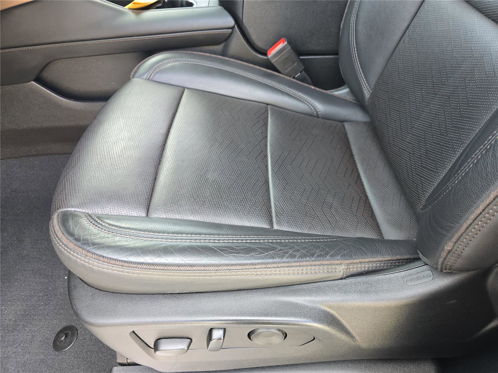 Used 2023 Chevrolet Tahoe High Country AWD/4WD image 18