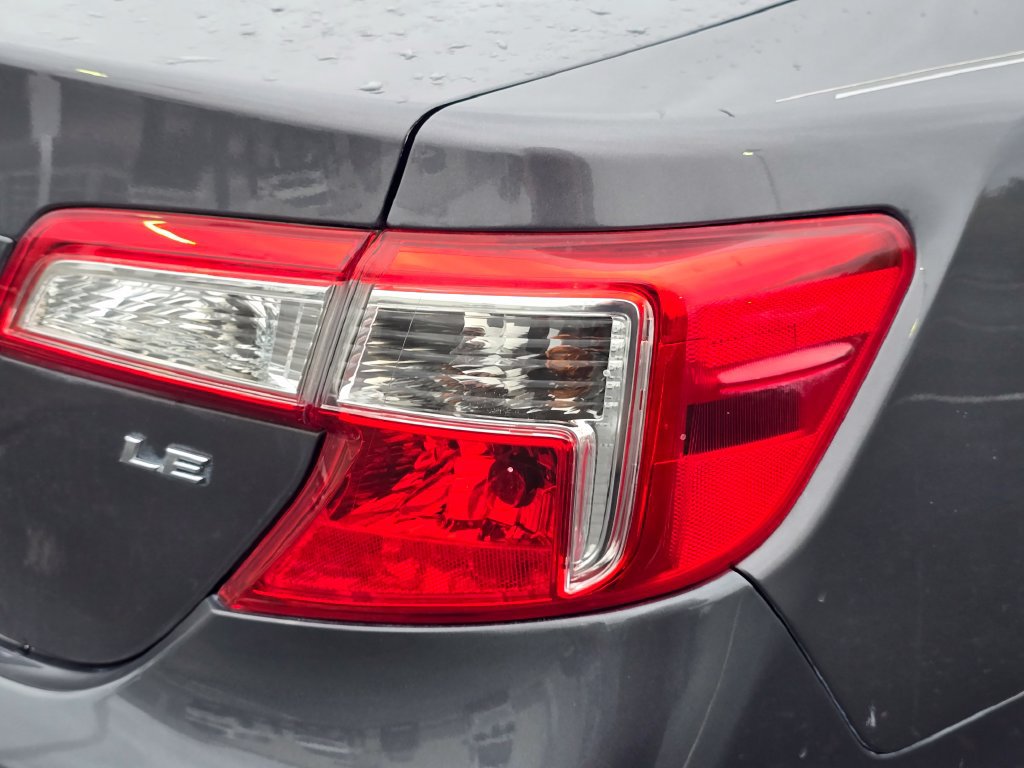 Used 2014 Toyota Camry LE FWD image 24