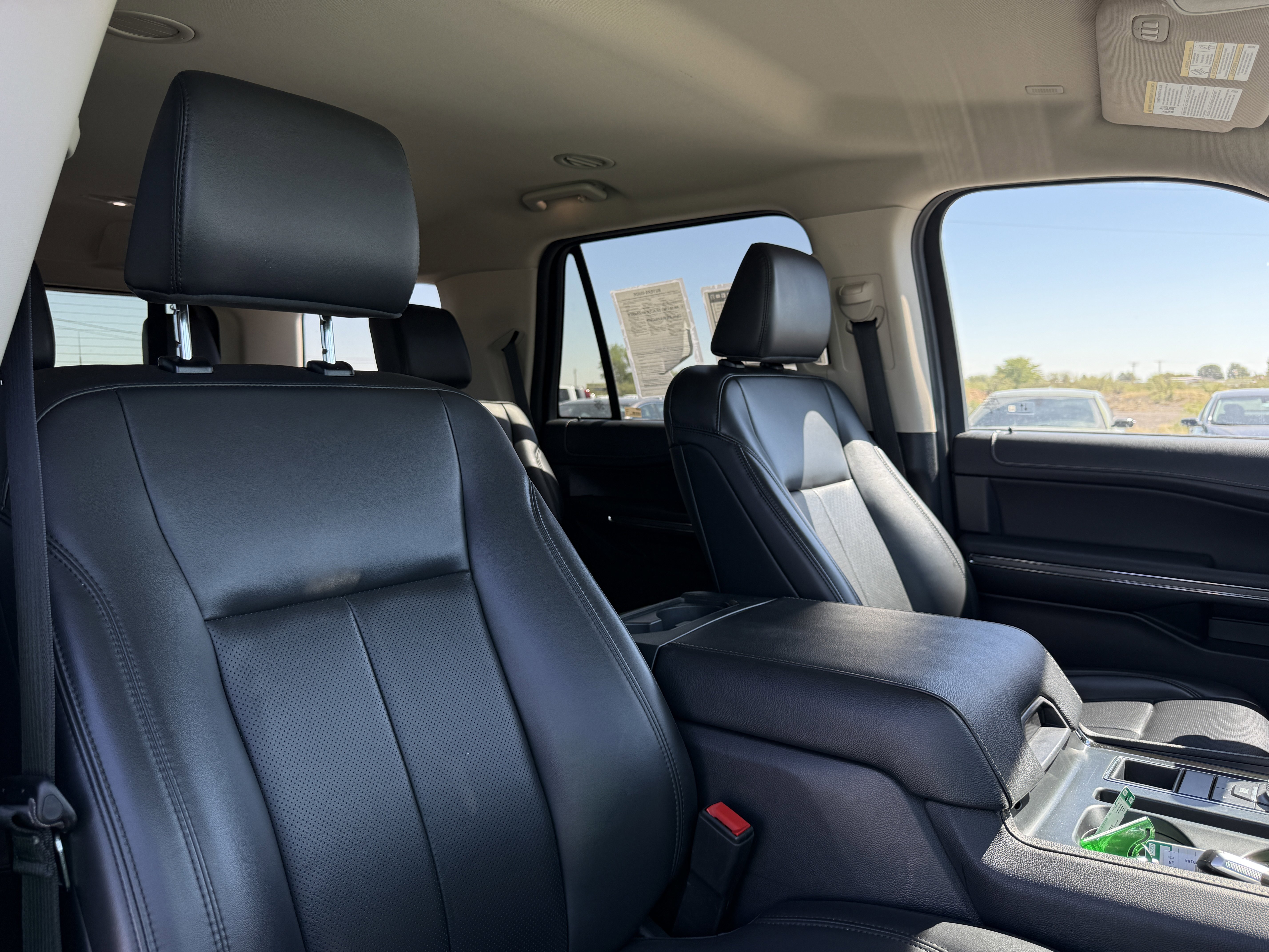 Used 2024 Ford Expedition XLT image 9