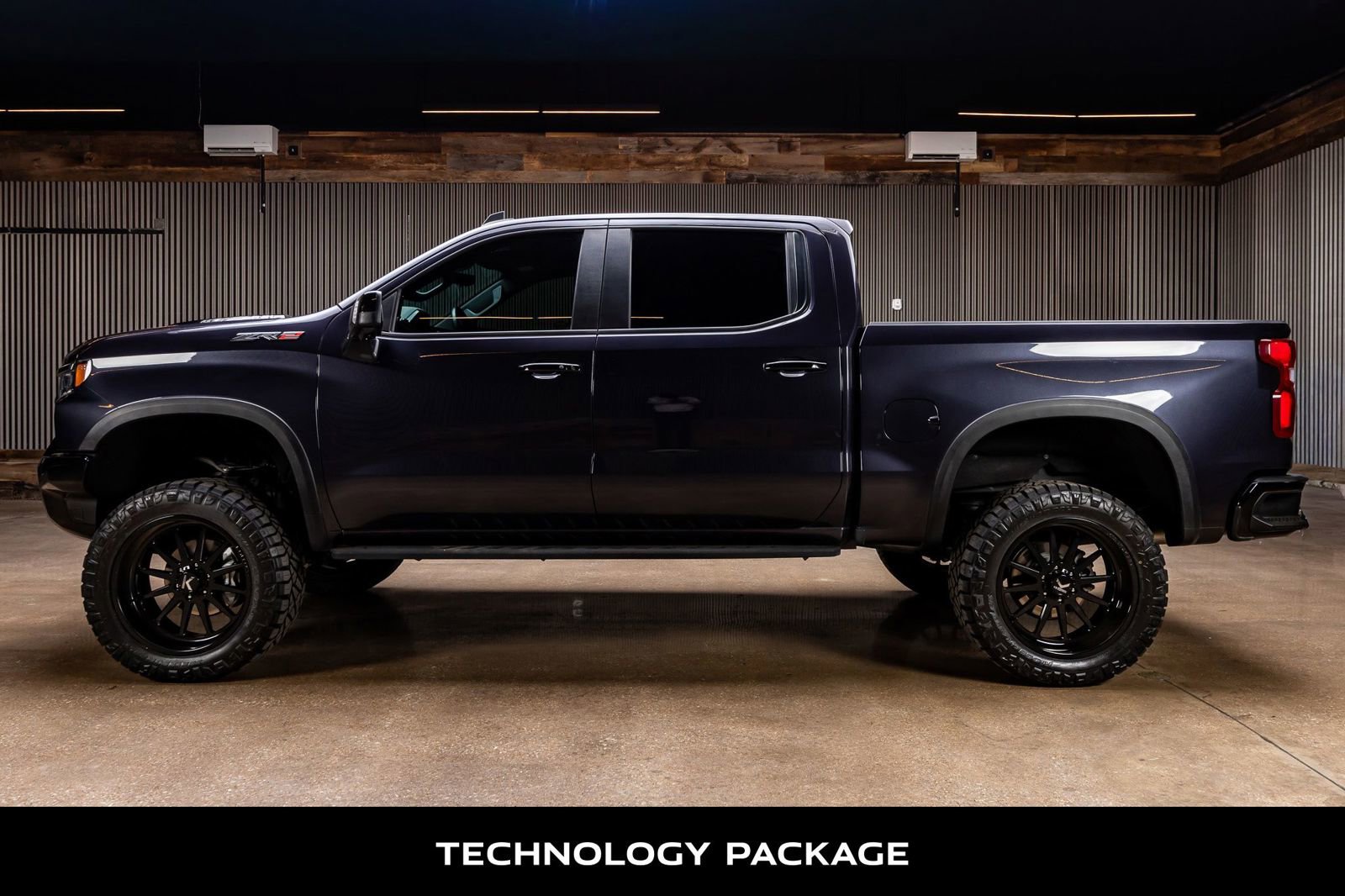 Used 2022 Chevrolet Silverado 1500 ZR2 w/ Technology Package image 6