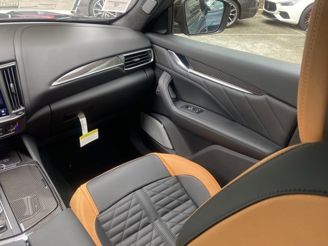 Used 2024 Maserati Levante Trofeo image 46