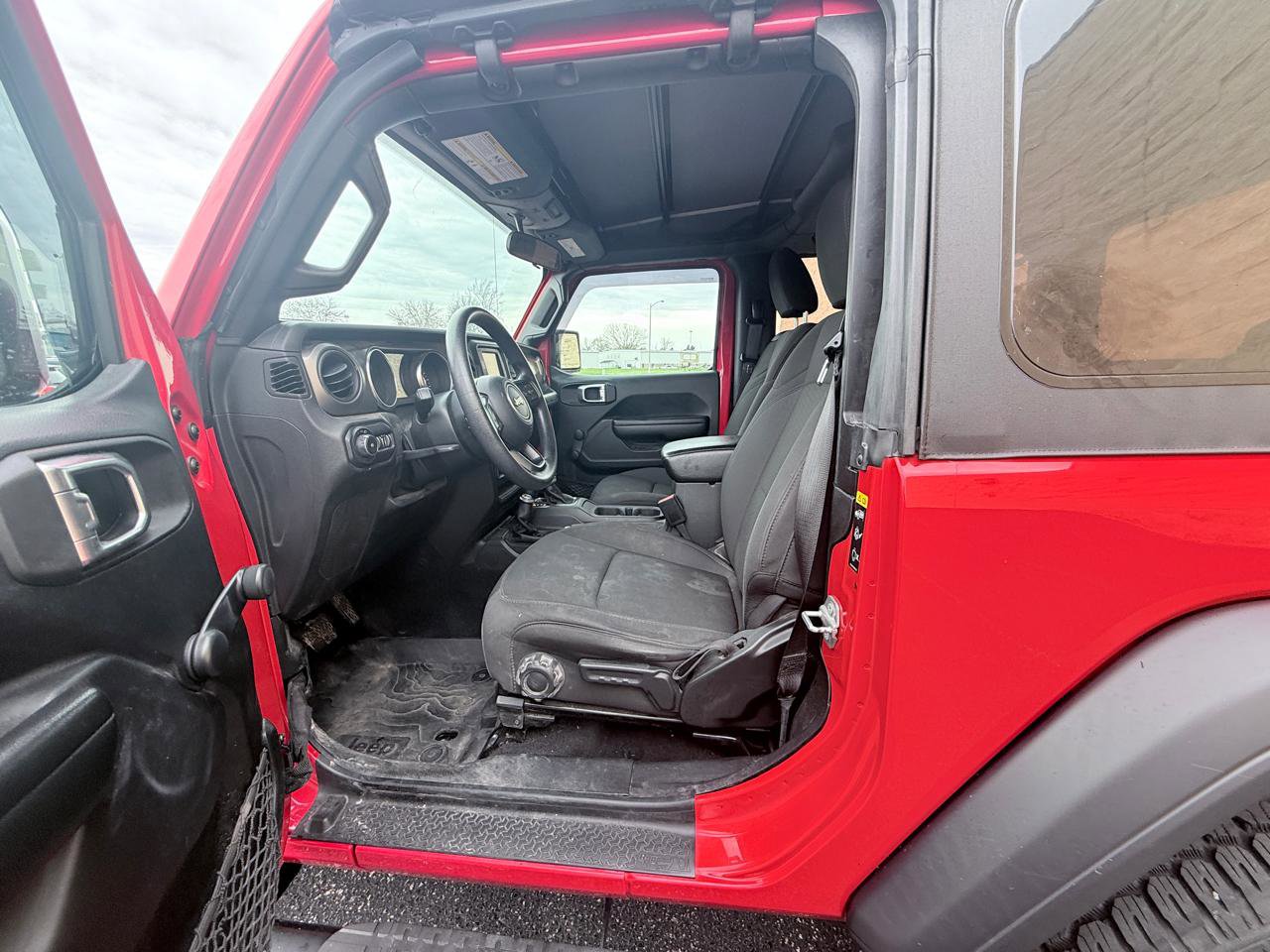 Used 2021 Jeep Wrangler Sport AWD/4WD image 10