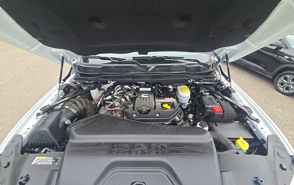Used 2025 RAM 2500 Laramie AWD/4WD image 11