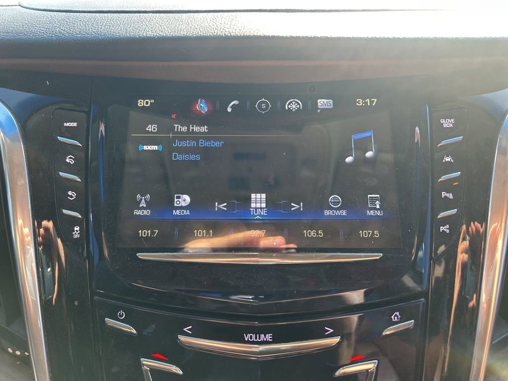 Used 2019 Cadillac Escalade ESV Premium Luxury image 25