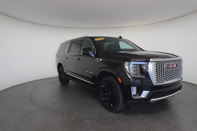 Used 2022 GMC Yukon XL Denali image 27