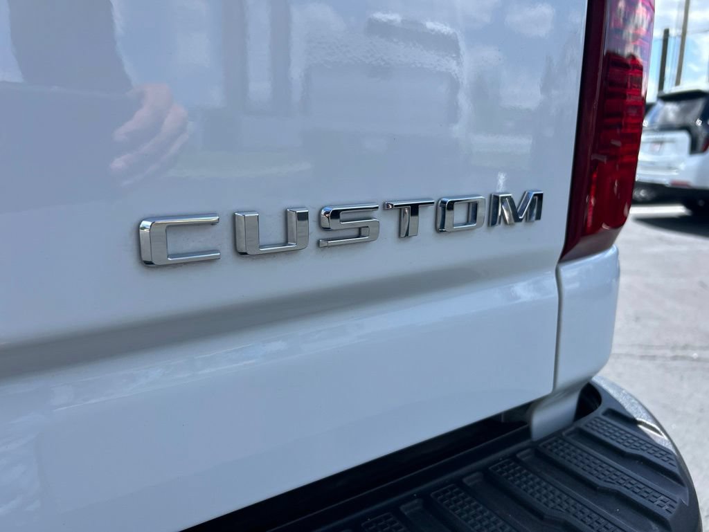 Used 2025 Chevrolet Silverado 2500 Custom w/ Custom Value Package AWD/4WD image 15