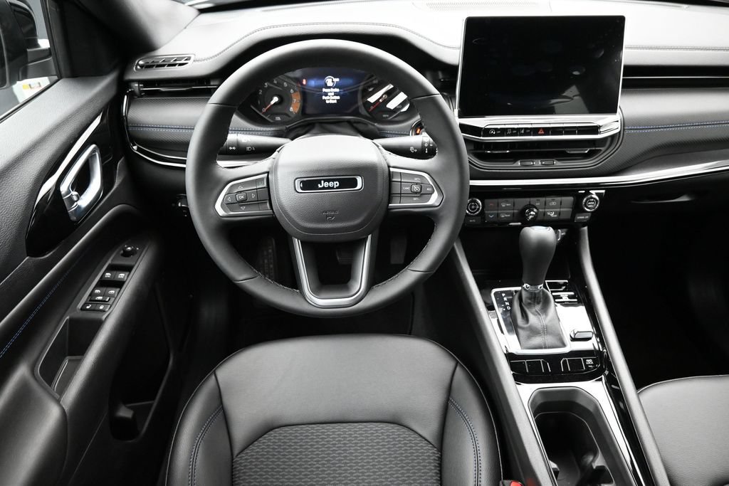 New 2026 Jeep Compass Latitude AWD/4WD image 3