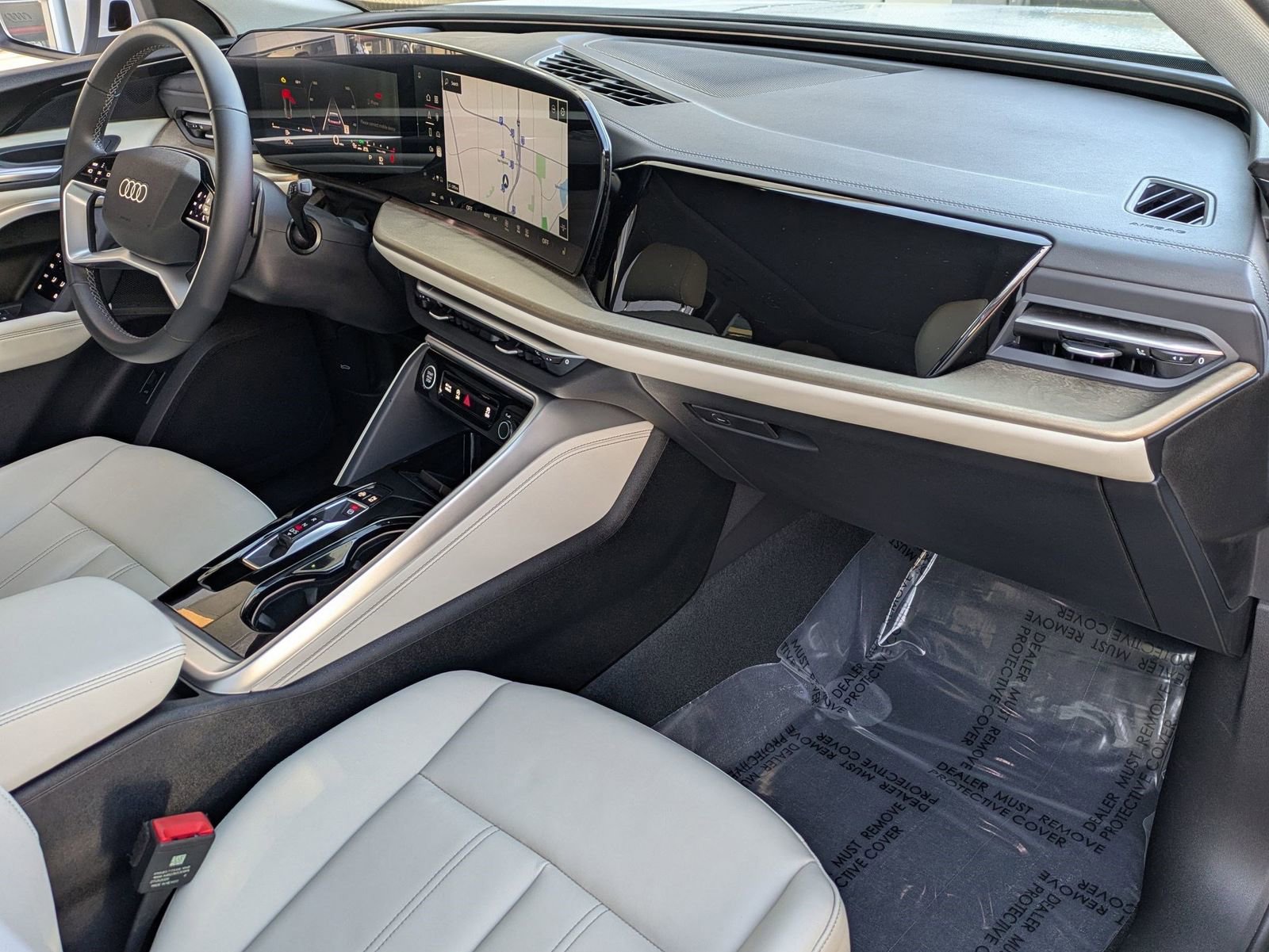 Used 2025 Audi Q5 Premium w/ Convenience Package image 21