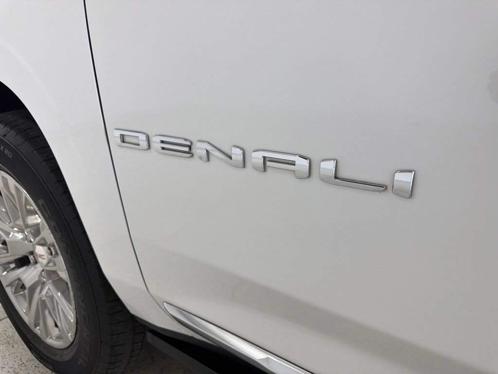 Used 2023 GMC Yukon Denali AWD/4WD image 32