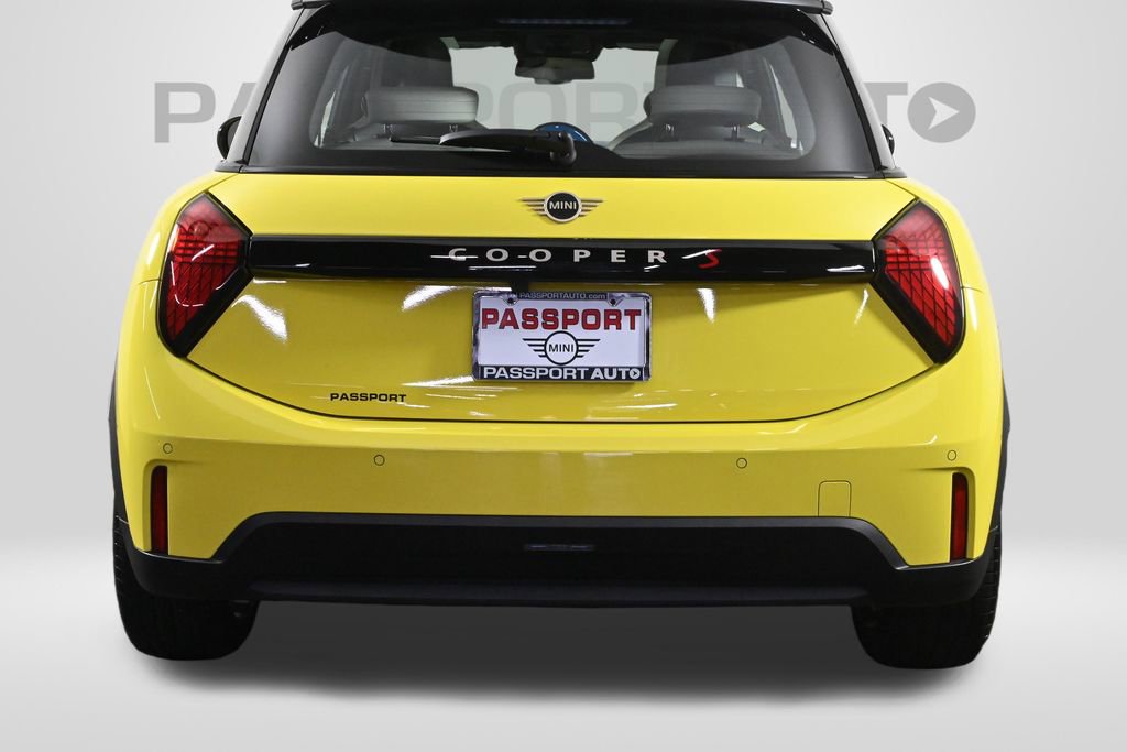 Certified 2025 MINI Cooper S image 9