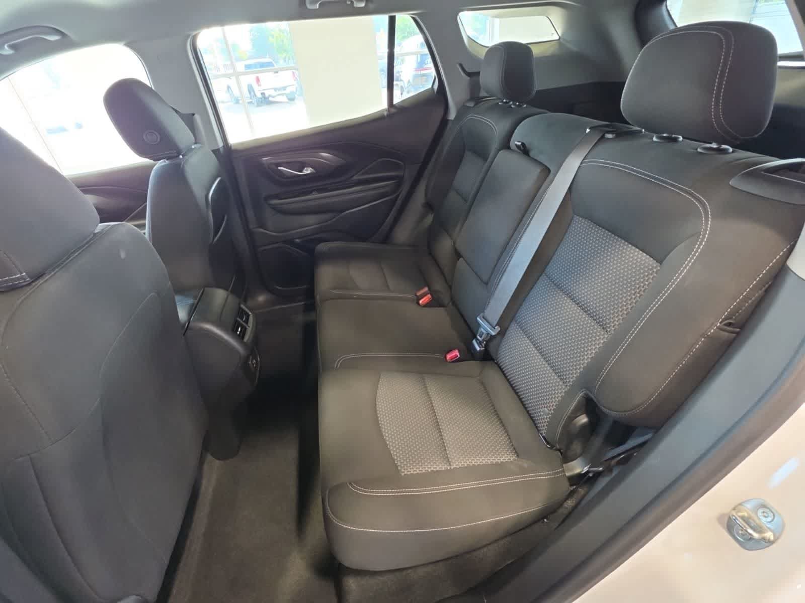 Used 2022 GMC Terrain SLE FWD image 31