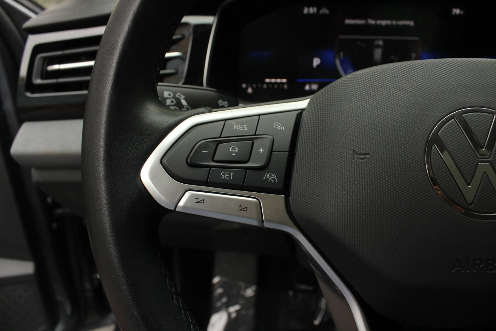Used 2025 Volkswagen Jetta SE FWD image 28