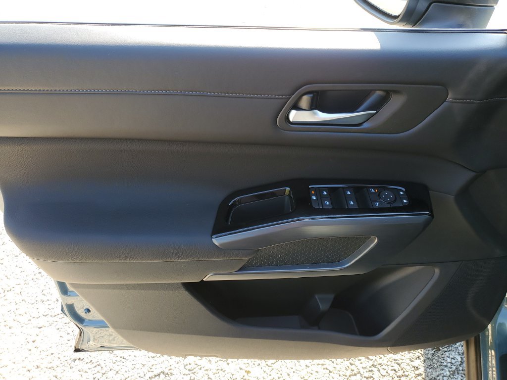 New 2026 Nissan Pathfinder SL FWD image 16