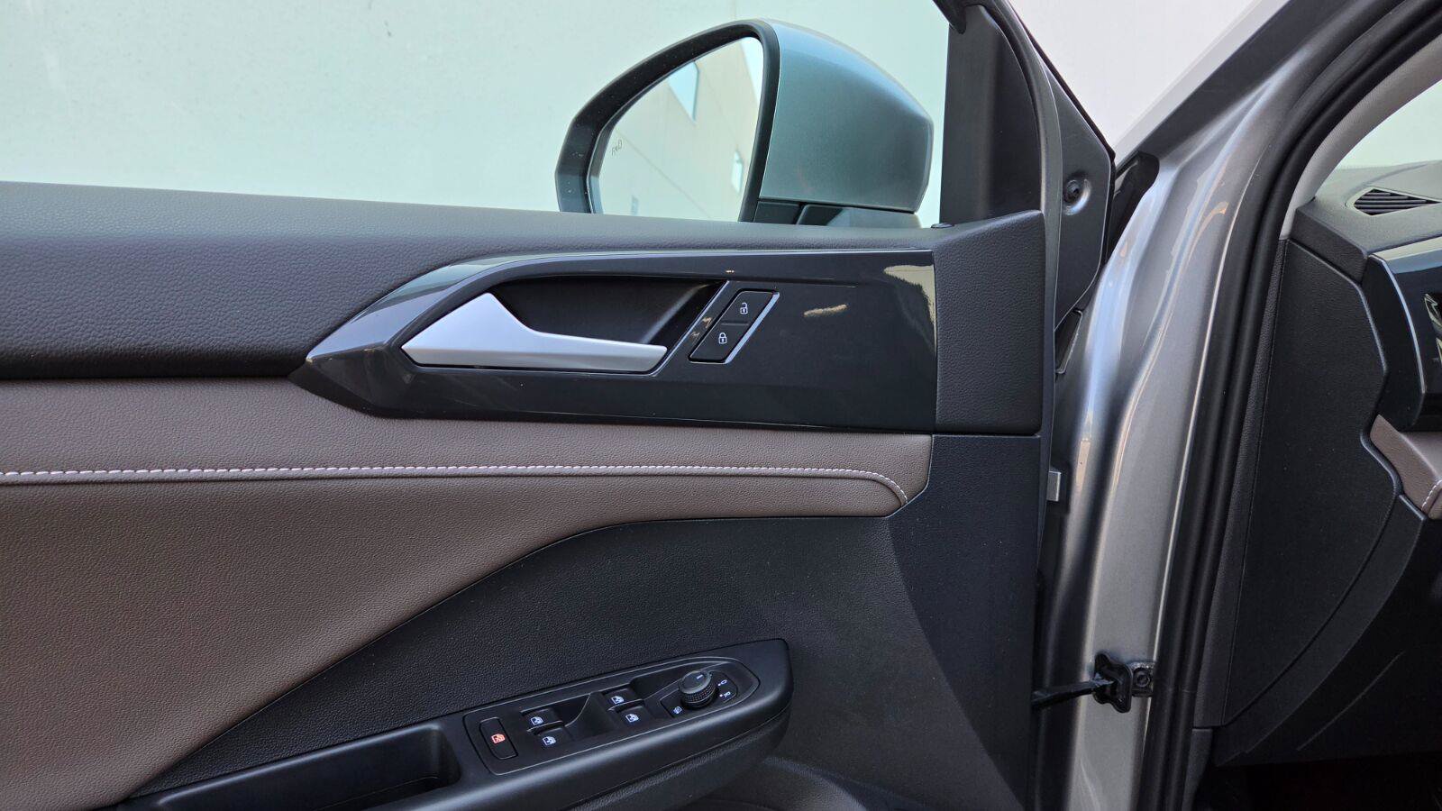 Certified 2023 Volkswagen Taos SEL AWD/4WD image 20