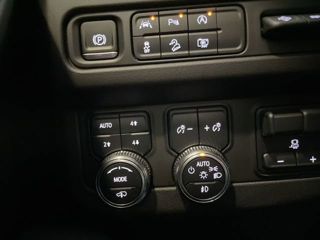 Used 2024 GMC Yukon XL AT4 w/ AT4 Premium Plus Package image 26