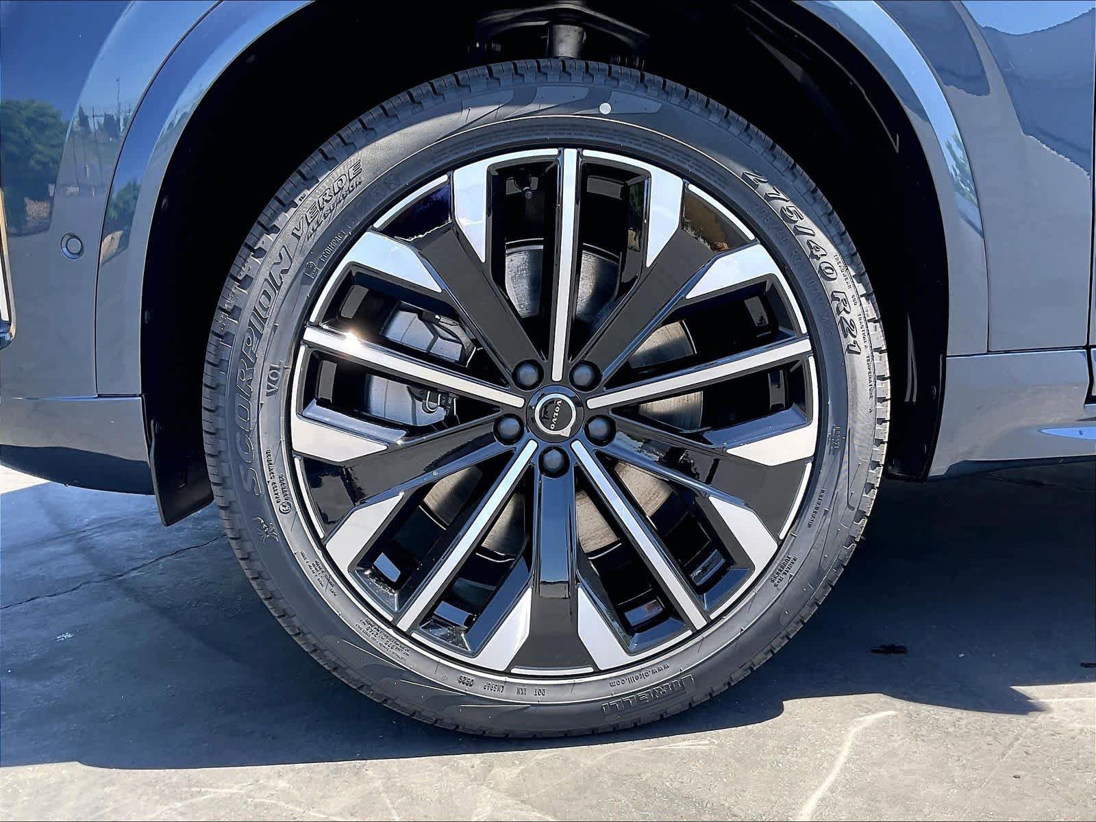 New 2026 Volvo XC90 T8 Plus w/ Protection Package AWD/4WD image 14