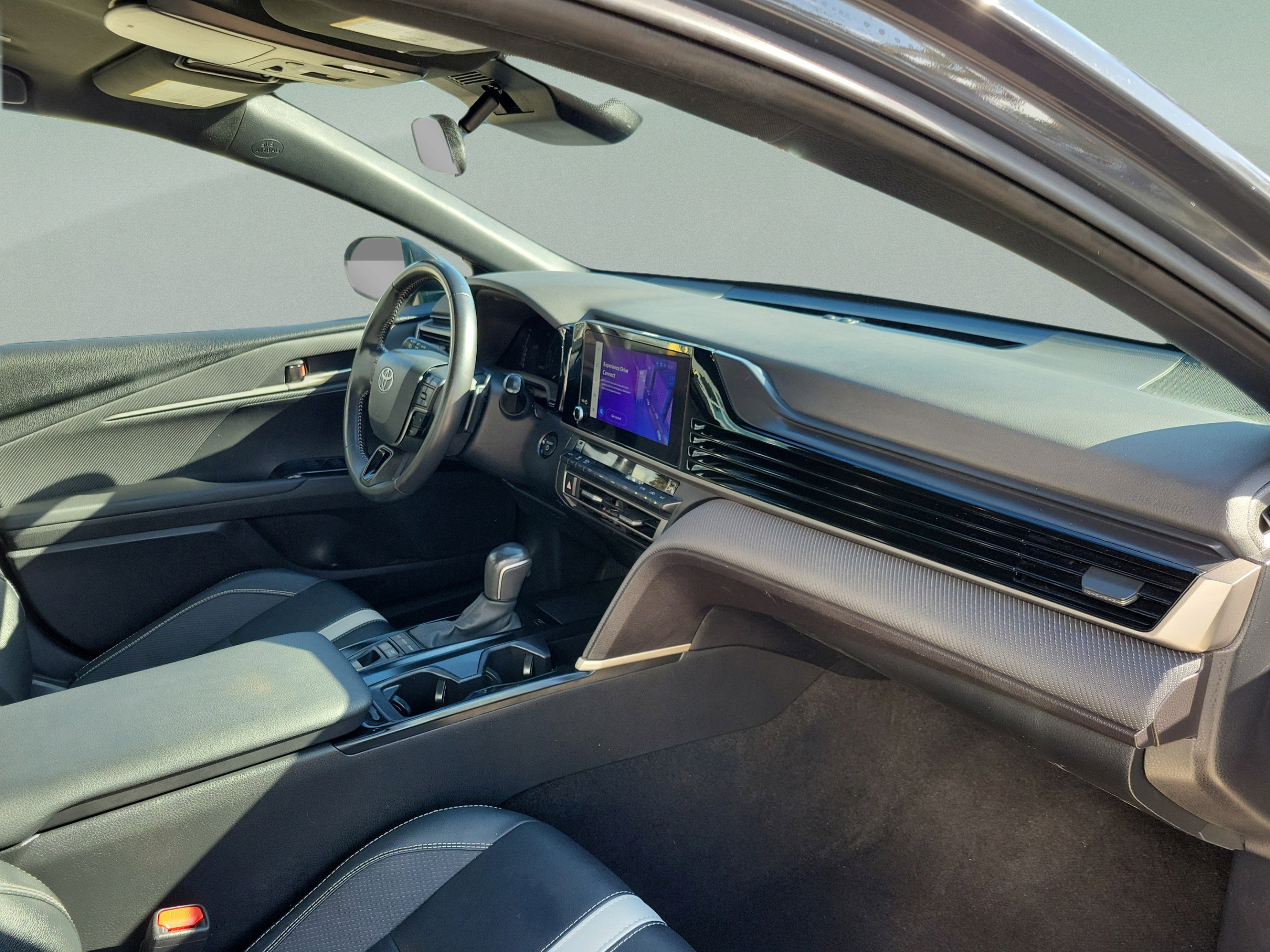 Used 2025 Toyota Camry SE FWD image 18