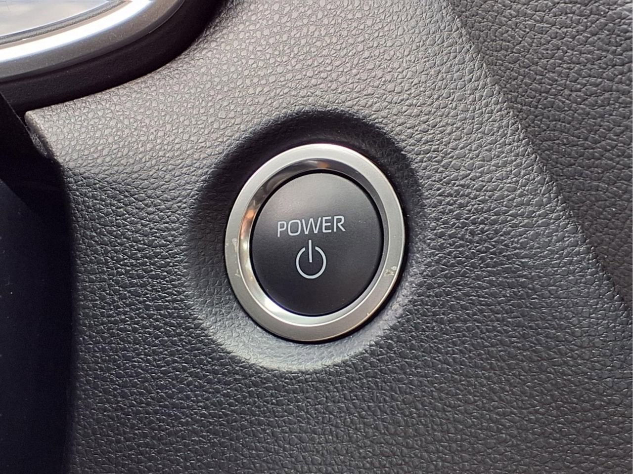 Used 2025 Toyota Corolla XLE image 23