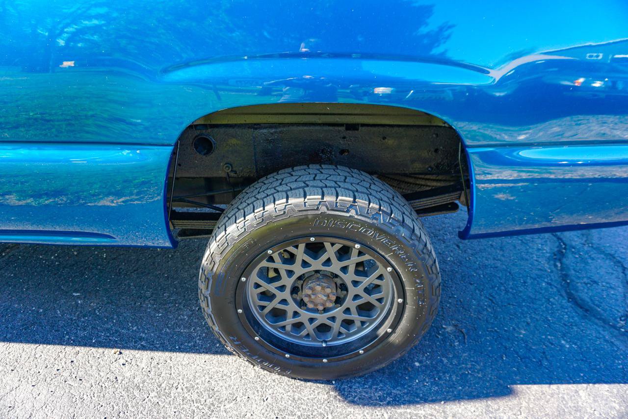 Used 2004 Chevrolet Silverado 2500 LS w/ Snow Plow Prep Package AWD/4WD image 28