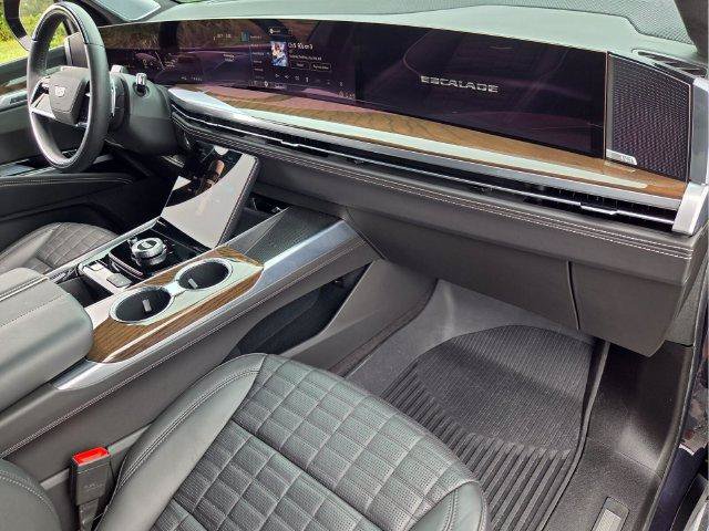Certified 2025 Cadillac Escalade Sport Platinum w/ LPO, ONYX Package AWD/4WD image 24