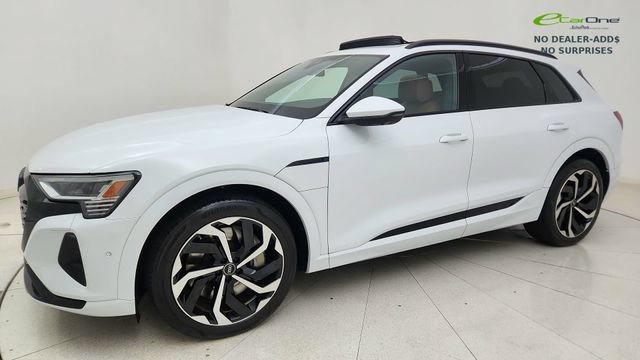 Used 2024 Audi Q8 e-tron Prestige w/ Prestige Package AWD/4WD image 3