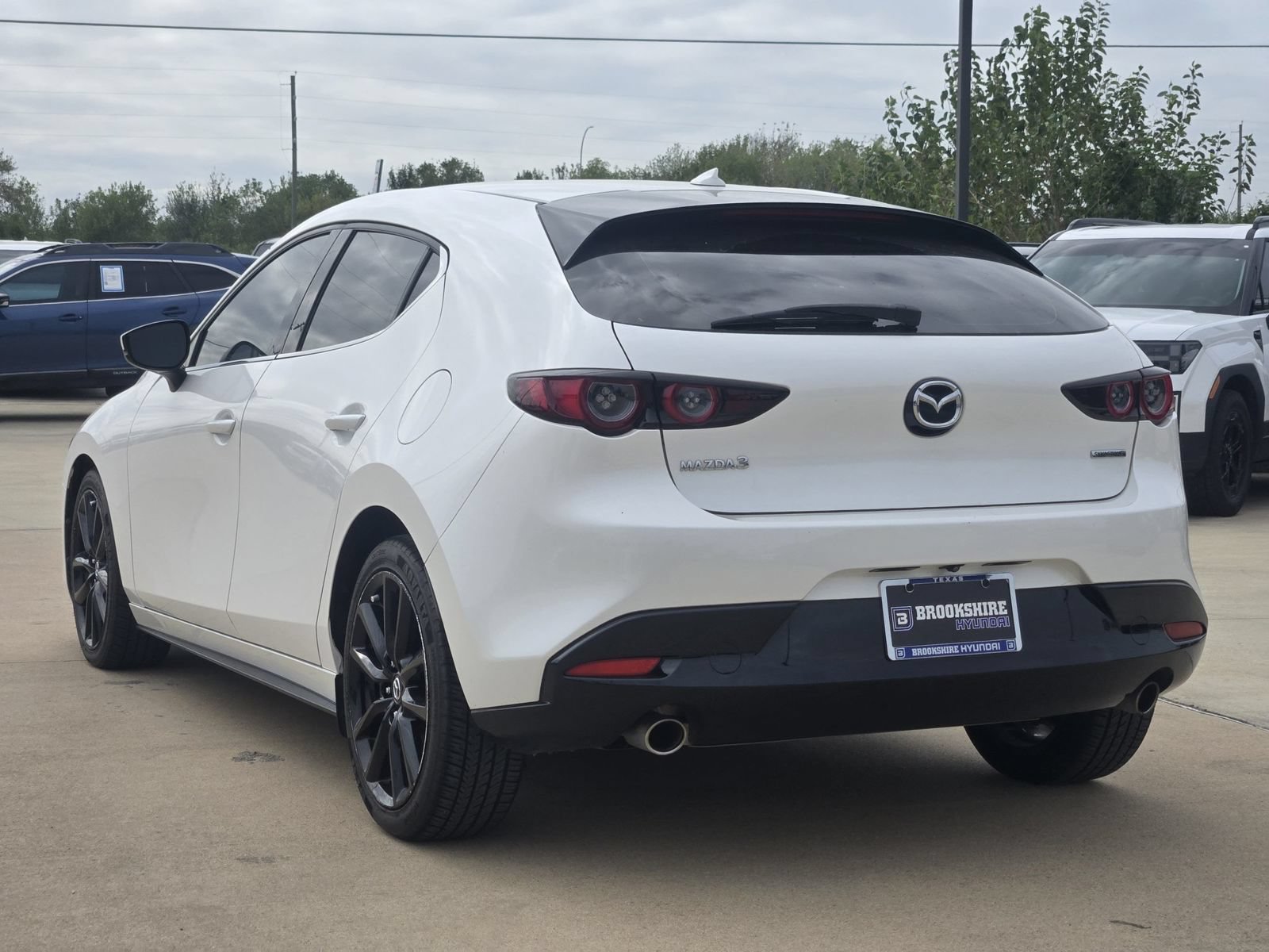 Used 2019 MAZDA MAZDA3 Hatchback w/ Premium Package FWD image 8