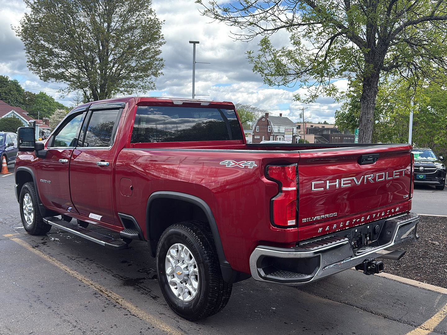 Used 2024 Chevrolet Silverado 2500 LTZ w/ LTZ Convenience Package AWD/4WD image 5