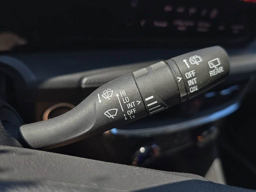 Used 2025 Buick Encore GX Preferred FWD image 30
