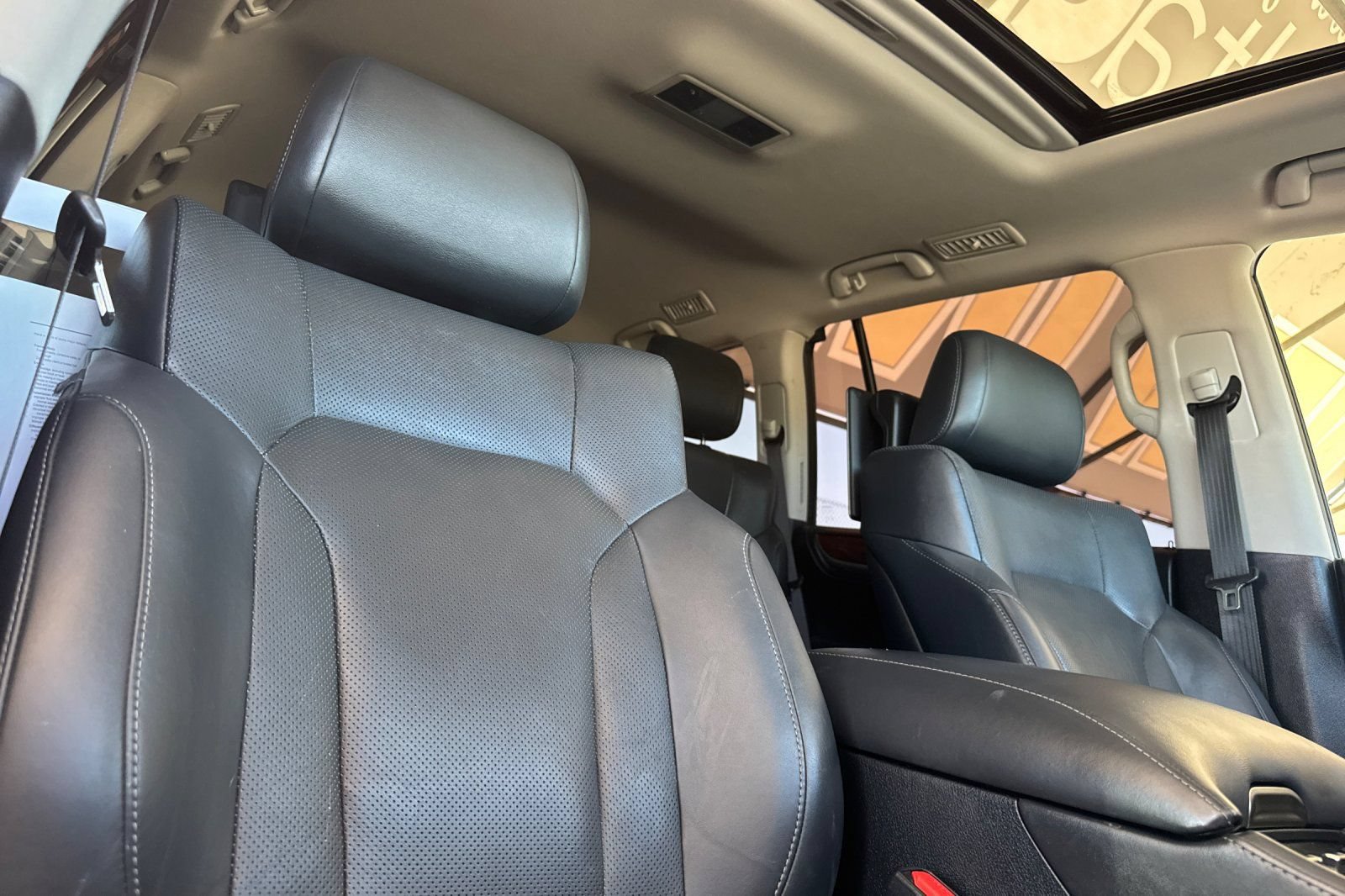 Used 2019 Lexus LX 570 4WD image 18