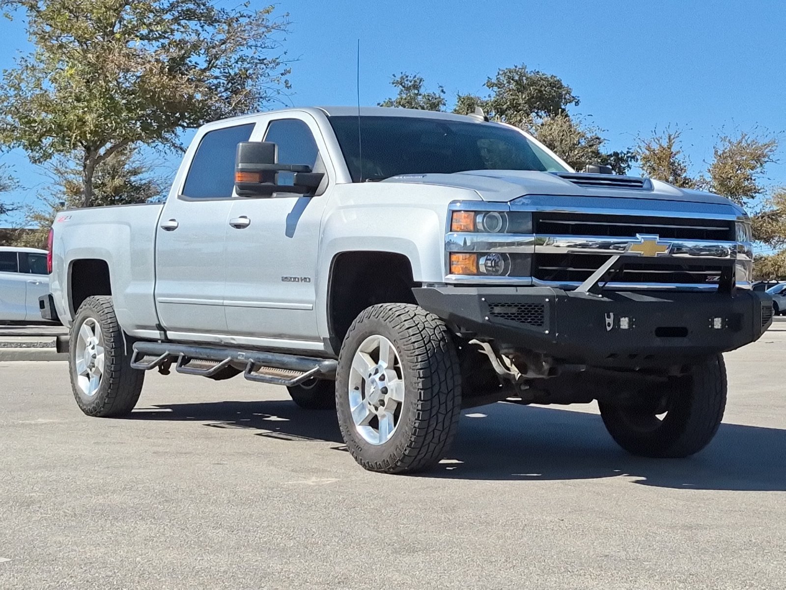 Used 2018 Chevrolet Silverado 2500 LT w/ LT Convenience Package AWD/4WD image 3