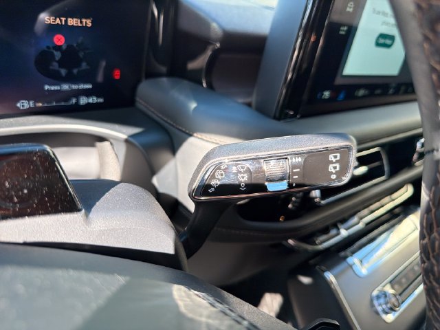 New 2027 Lincoln Aviator AWD w/ Jet Appearance Package image 28