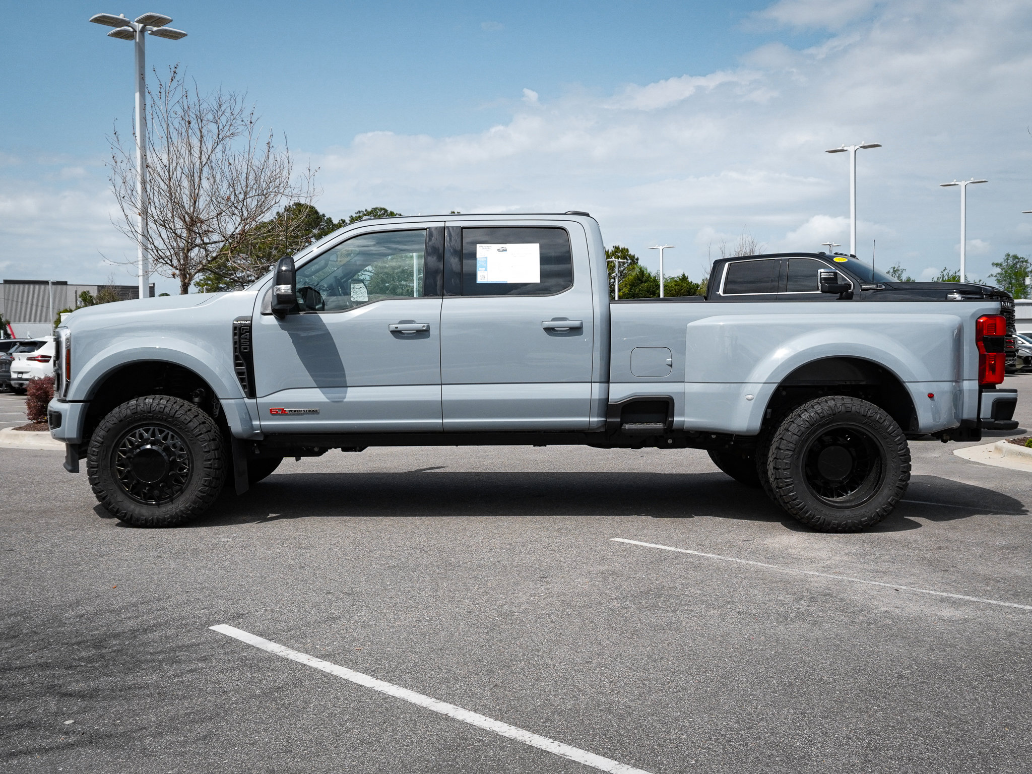 Used 2025 Ford F450 Platinum AWD/4WD image 7