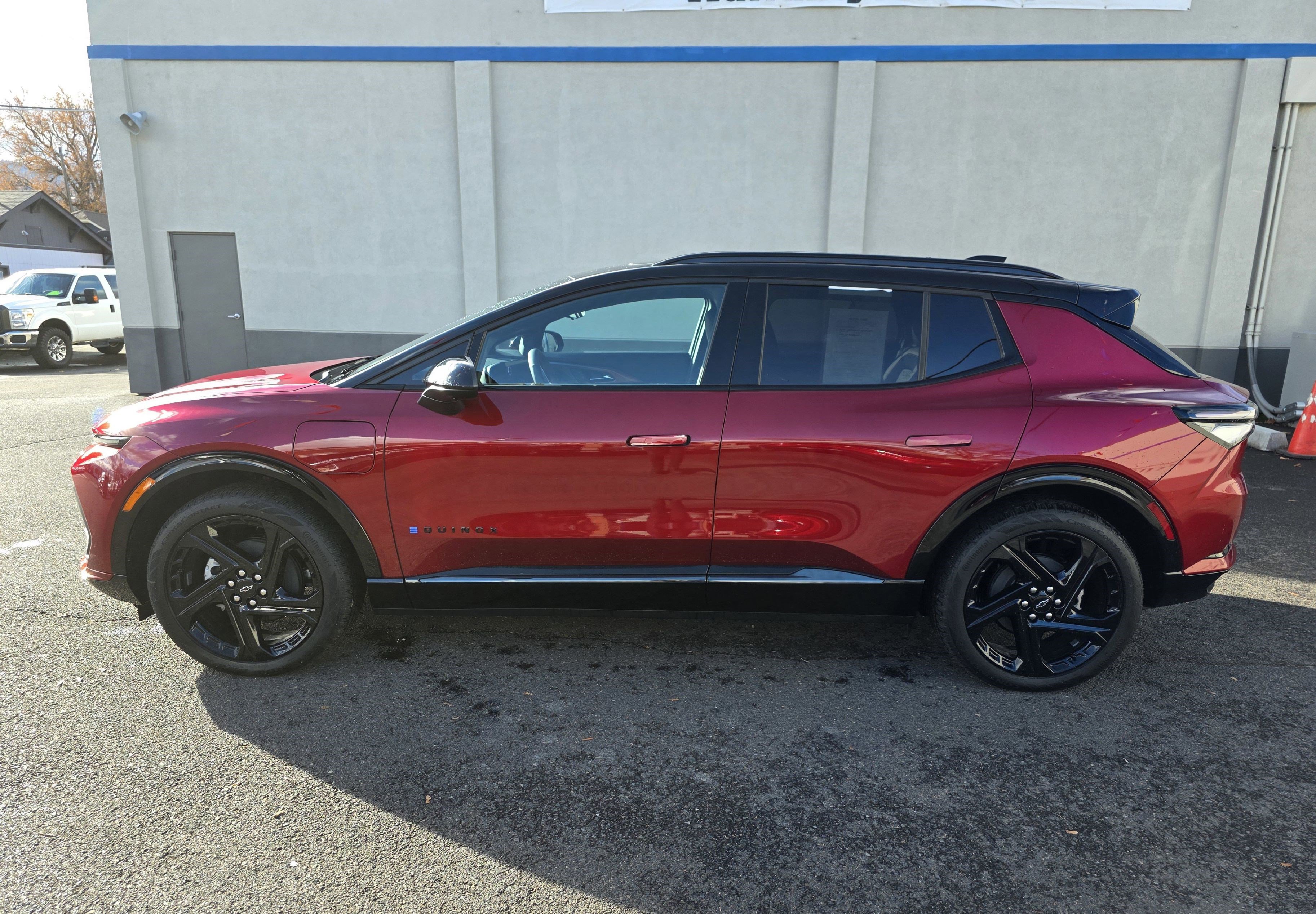 Used 2025 Chevrolet Equinox EV RS image 4