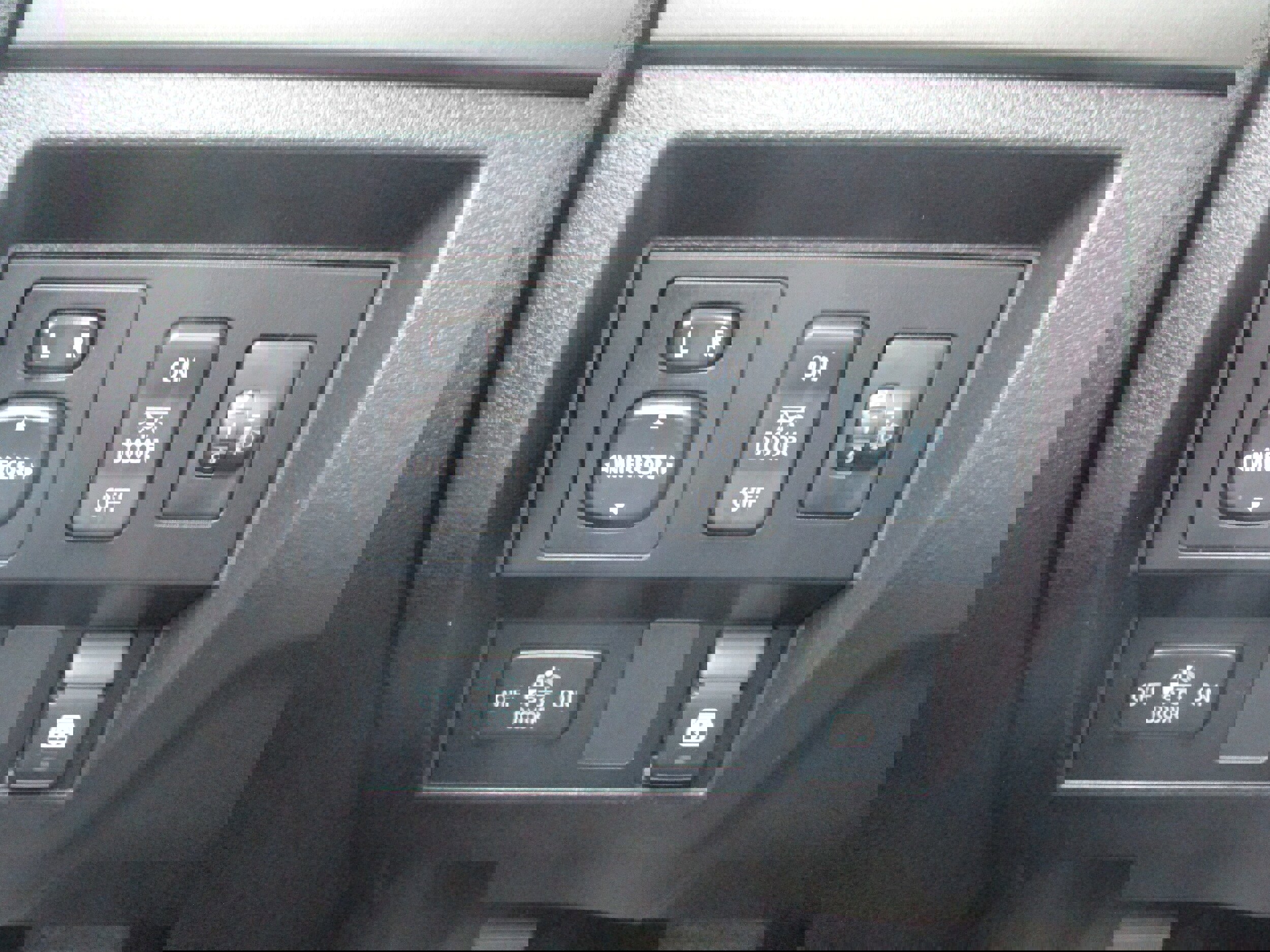 Used 2016 Toyota Tundra SR5 w/ SR5 Upgrade Package image 17