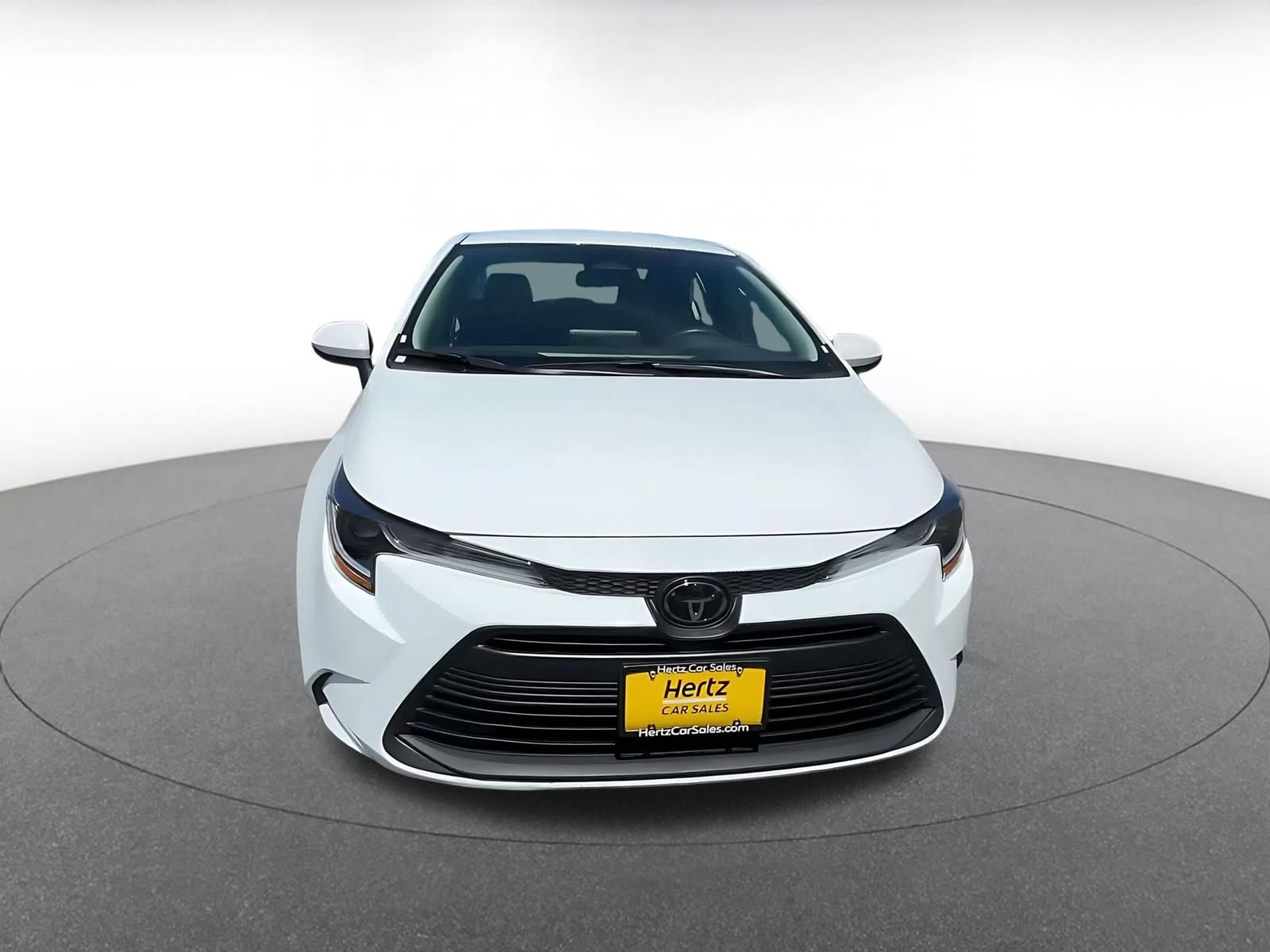 Used 2025 Toyota Corolla LE FWD image 4