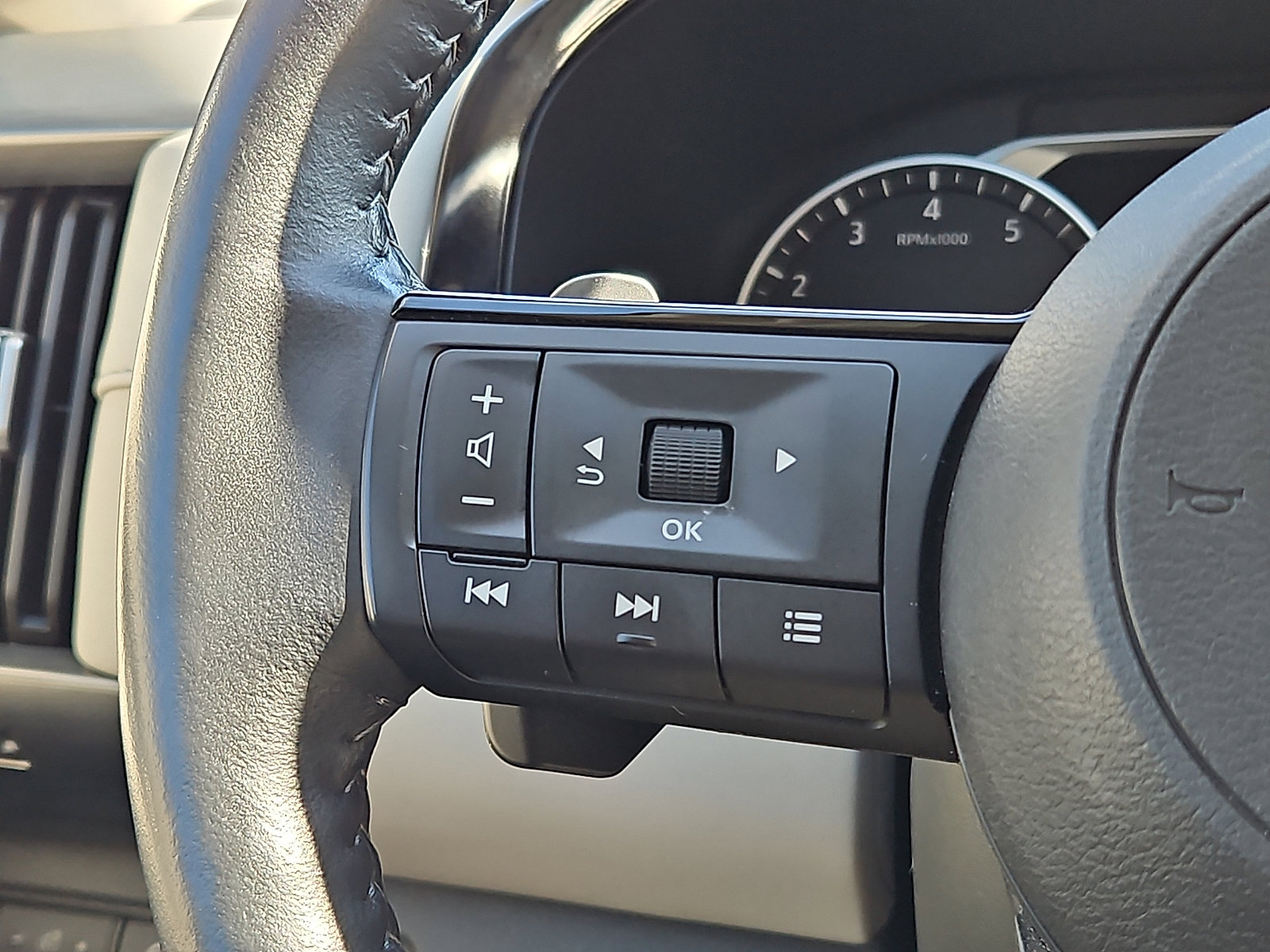 Certified 2023 Nissan Pathfinder SL image 21