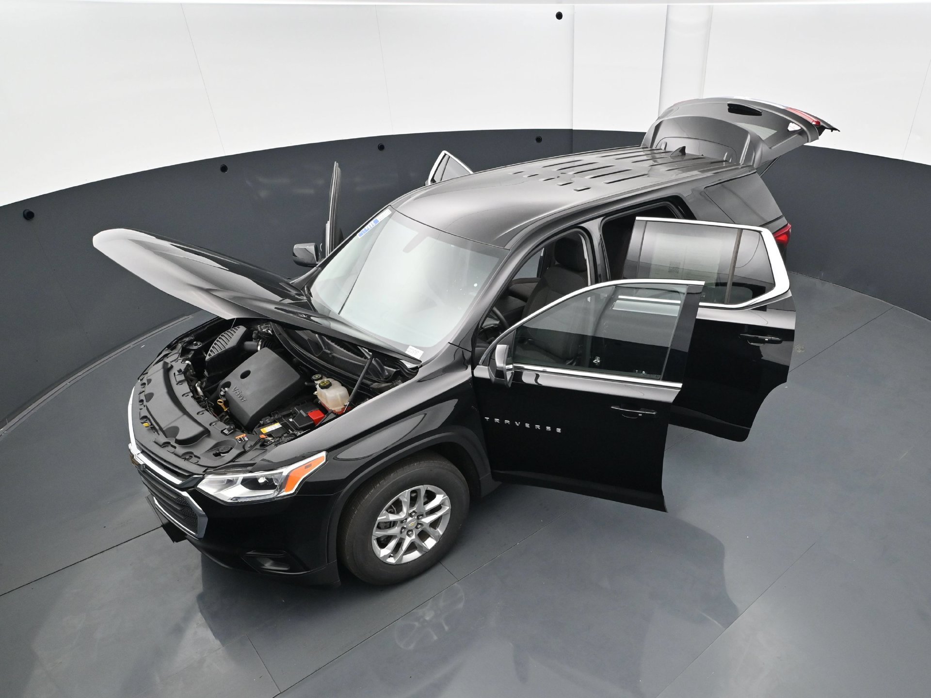 Used 2021 Chevrolet Traverse LS AWD/4WD image 39