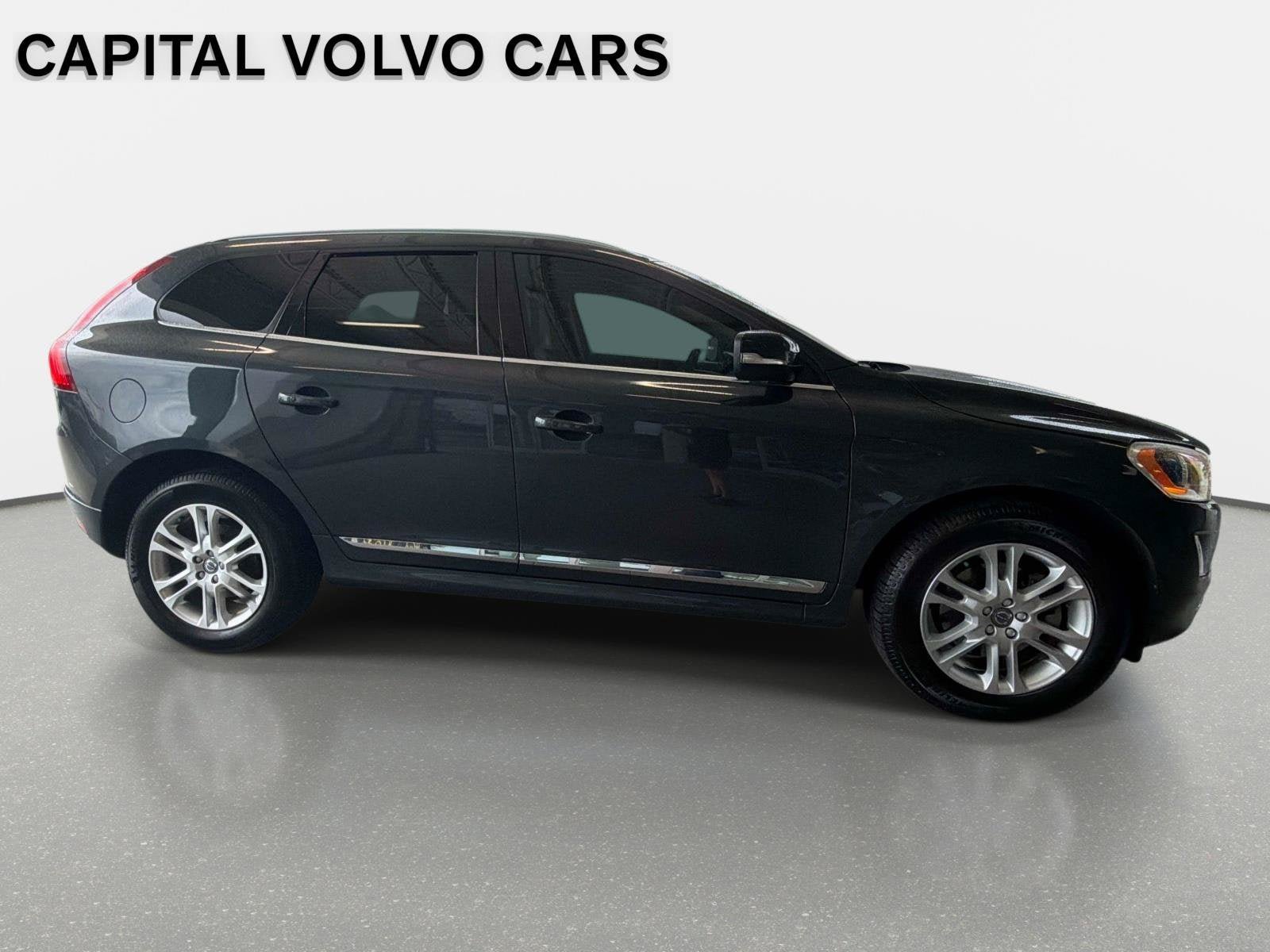 Used 2016 Volvo XC60 T5 Premier w/ Proximity Package FWD image 4