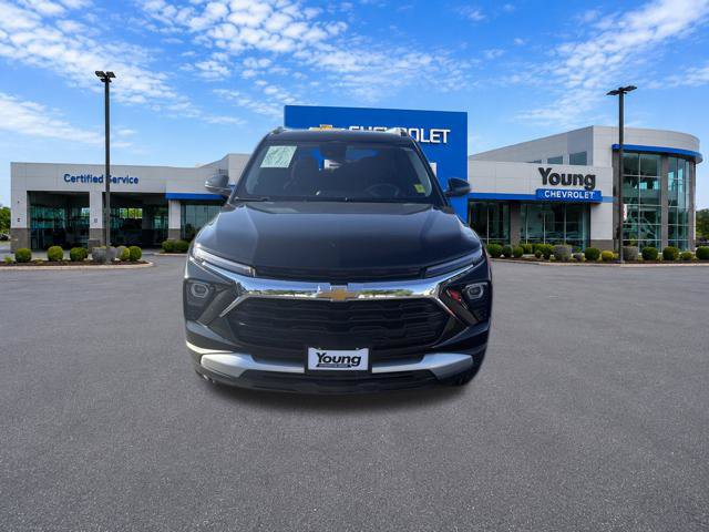 Used 2026 Chevrolet TrailBlazer LT AWD/4WD image 2