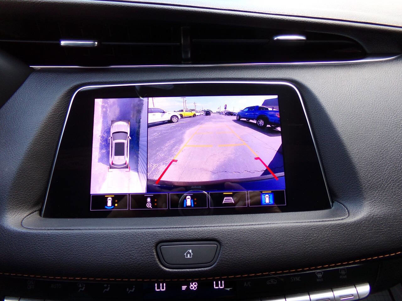 Used 2022 Cadillac XT4 Sport AWD/4WD image 26