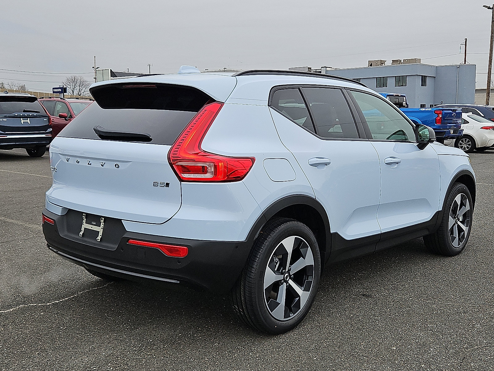 New 2026 Volvo XC40 B5 Plus w/ Protection Package Premier AWD/4WD image 6