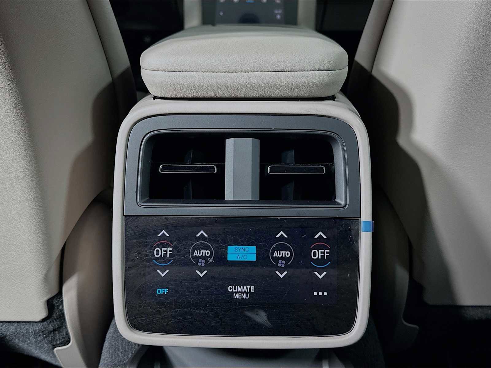 Certified 2025 Porsche Taycan image 24