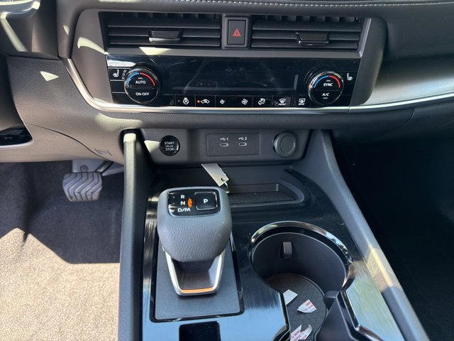 New 2026 Nissan Rogue Dark Armor AWD/4WD image 21