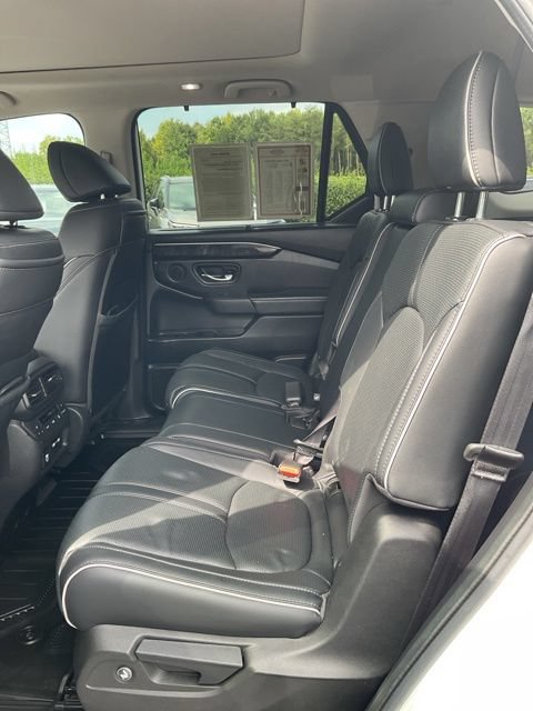Used 2023 Honda Pilot Elite image 18