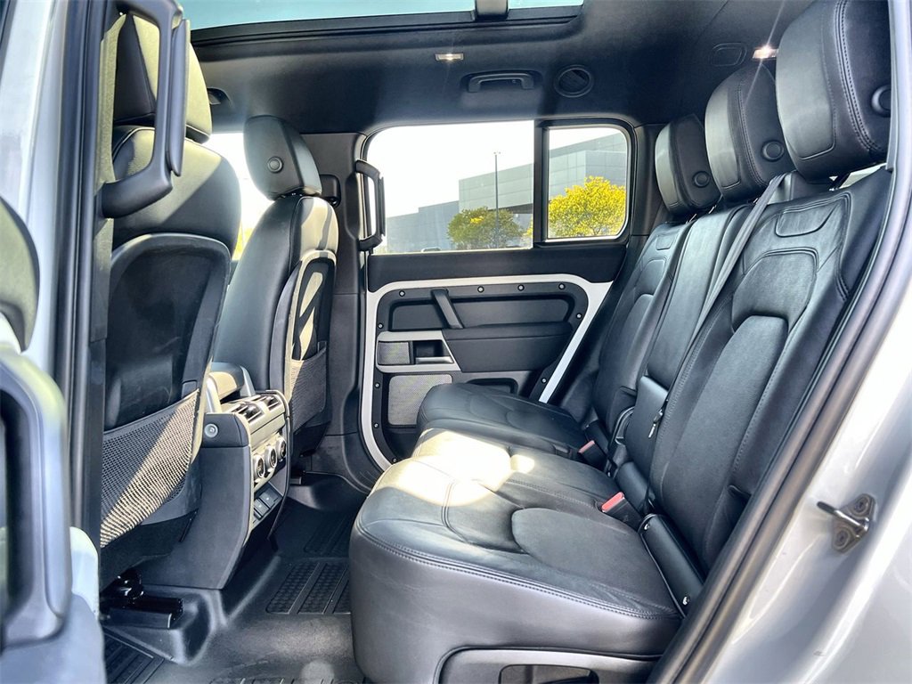 Used 2023 Land Rover Defender 130 S image 15