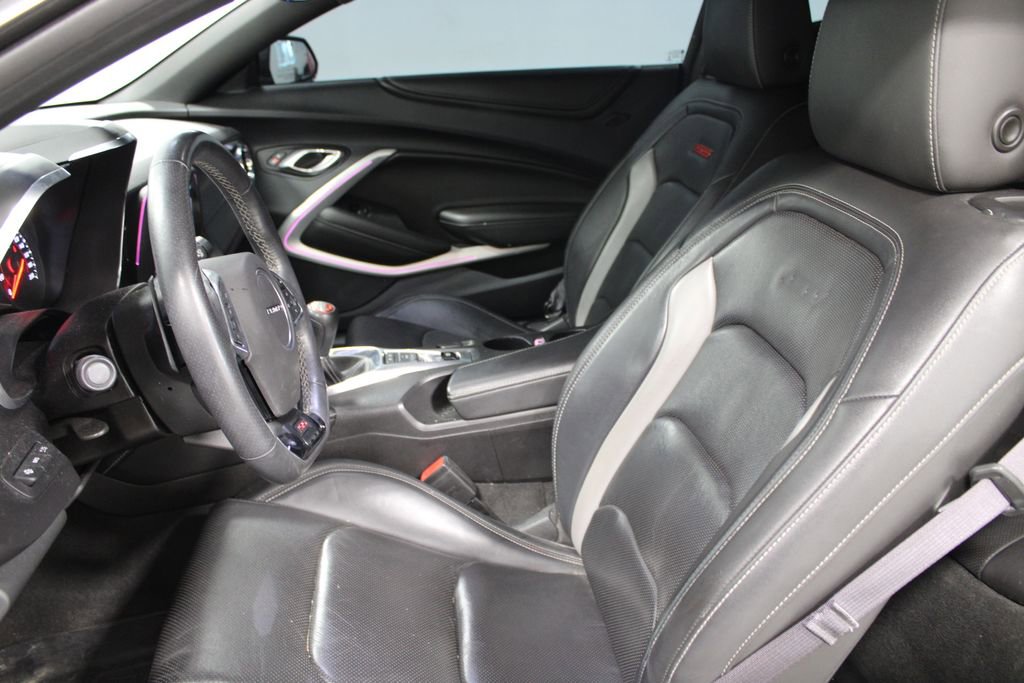 Used 2016 Chevrolet Camaro SS image 16